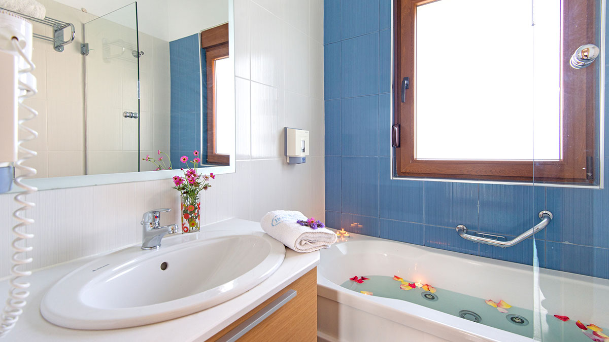 Villa Meliti 3Bedrooms Beach Front Private Pool